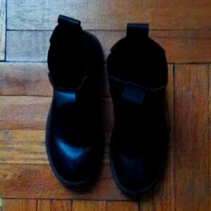 Women's Black Leather Slip On Boots. Size 38(7).